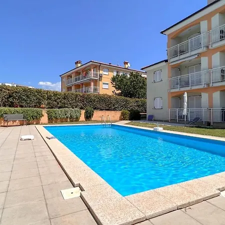 Mark Apartment *